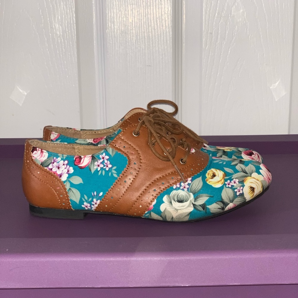 Flat Oxford style loafer